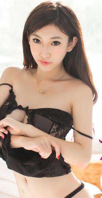 [Ugirls尤果网] 爱尤物专辑 2015 No.144 群群 迷人浅笑 蜜糖萝莉