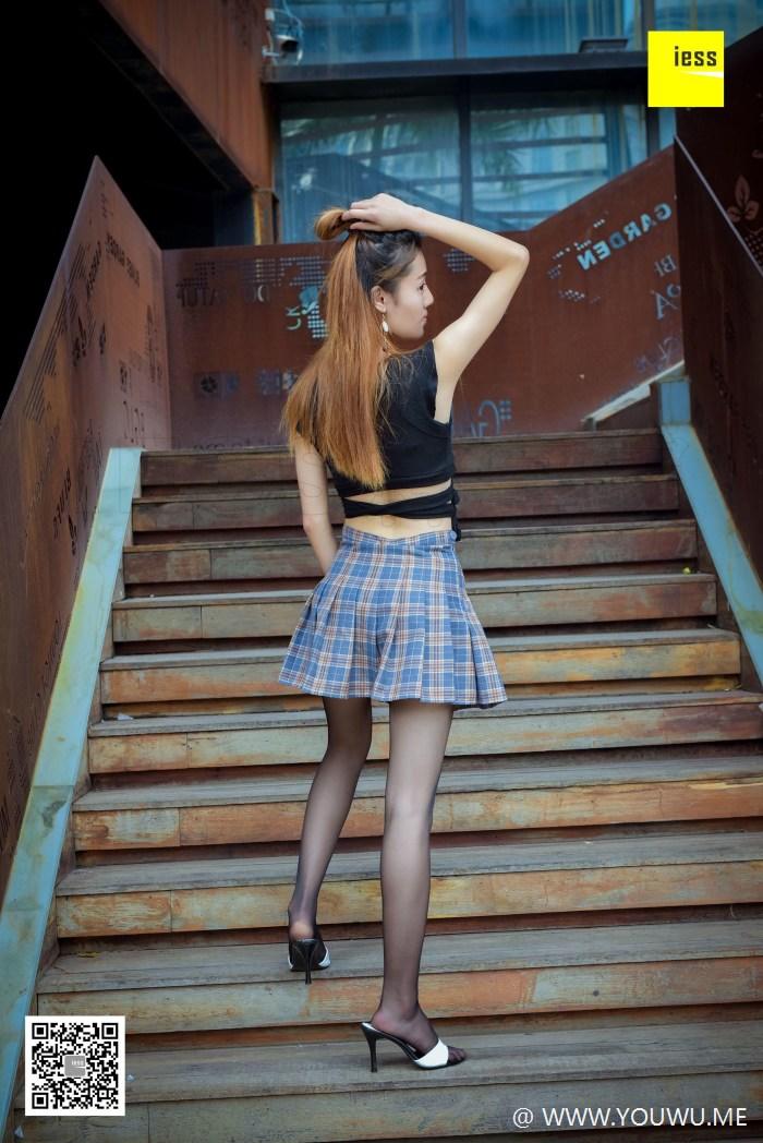 [IESS异思趣向] 2017.12.19 丝享家128：露脐小短裙黑丝 晶晶