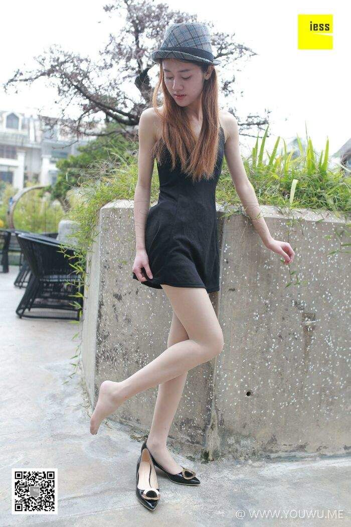 [IESS异思趣向] 2018.02.07 丝享家164：吊带小短裙肉丝 晶晶