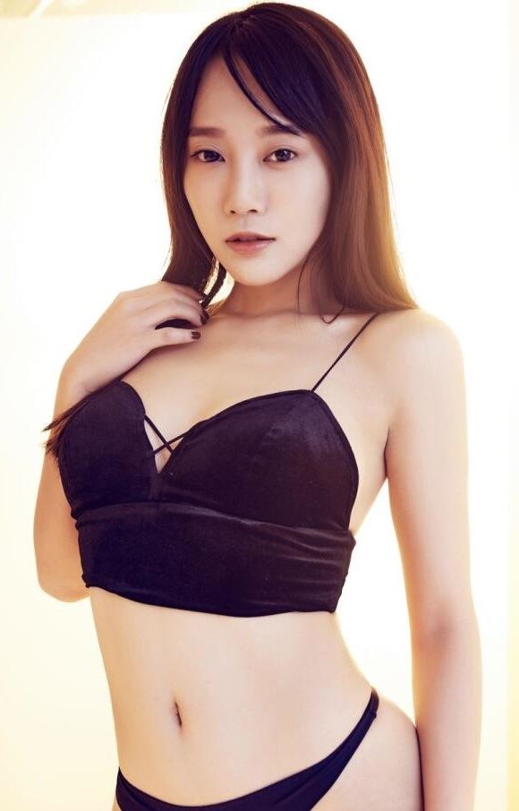 [Girlt果团网] 2018.02.10 No.126 比基尼模特 何嘉颖