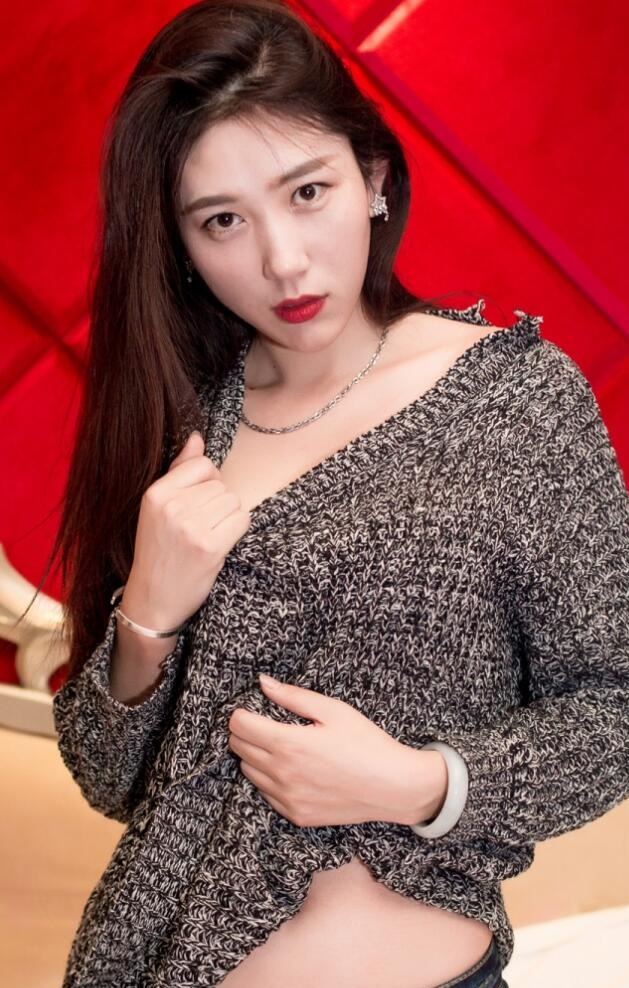 [Girlt果团网] 2018.04.12 No.138 yoki美图第三弹 浴室诱惑！