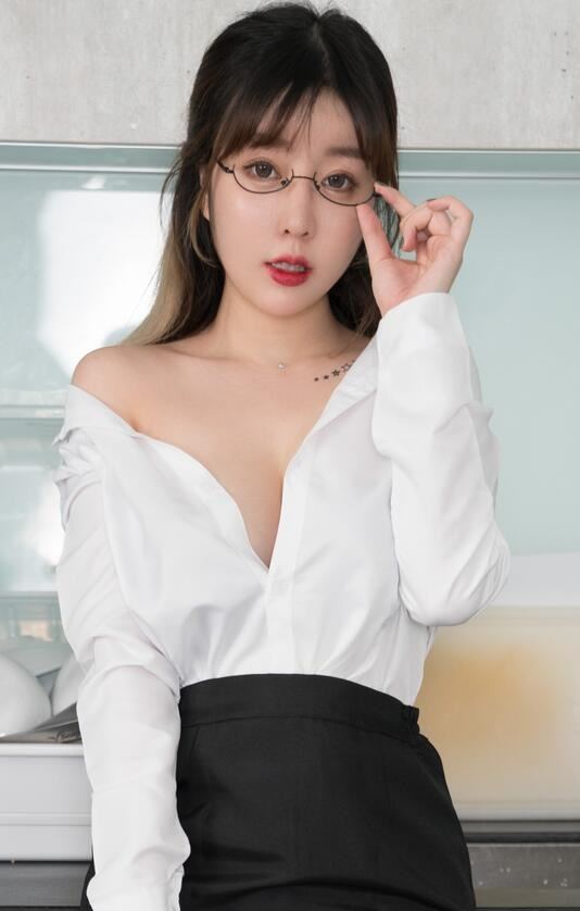 [HuaYang花漾] 2018.04.28 VOL.042 王雨纯
