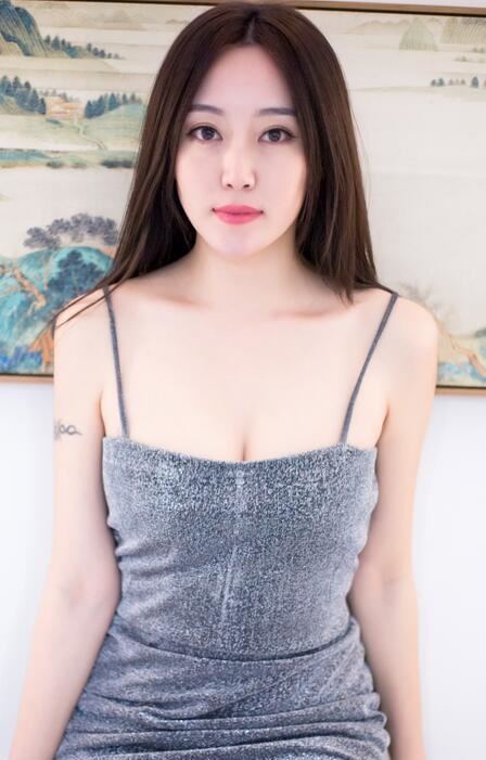 [XiuRen秀人网] 2018.08.07 No.1113 艺文Eva 美胸 吊裙