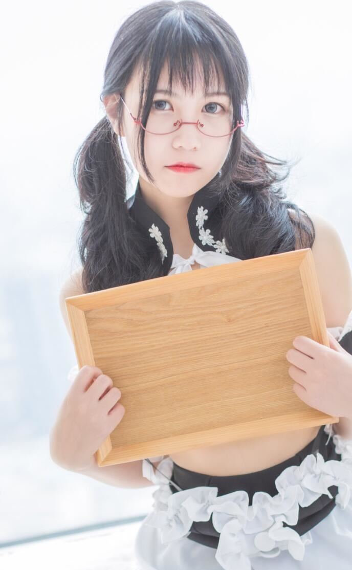COS美女 逐月SU写真 – 女仆