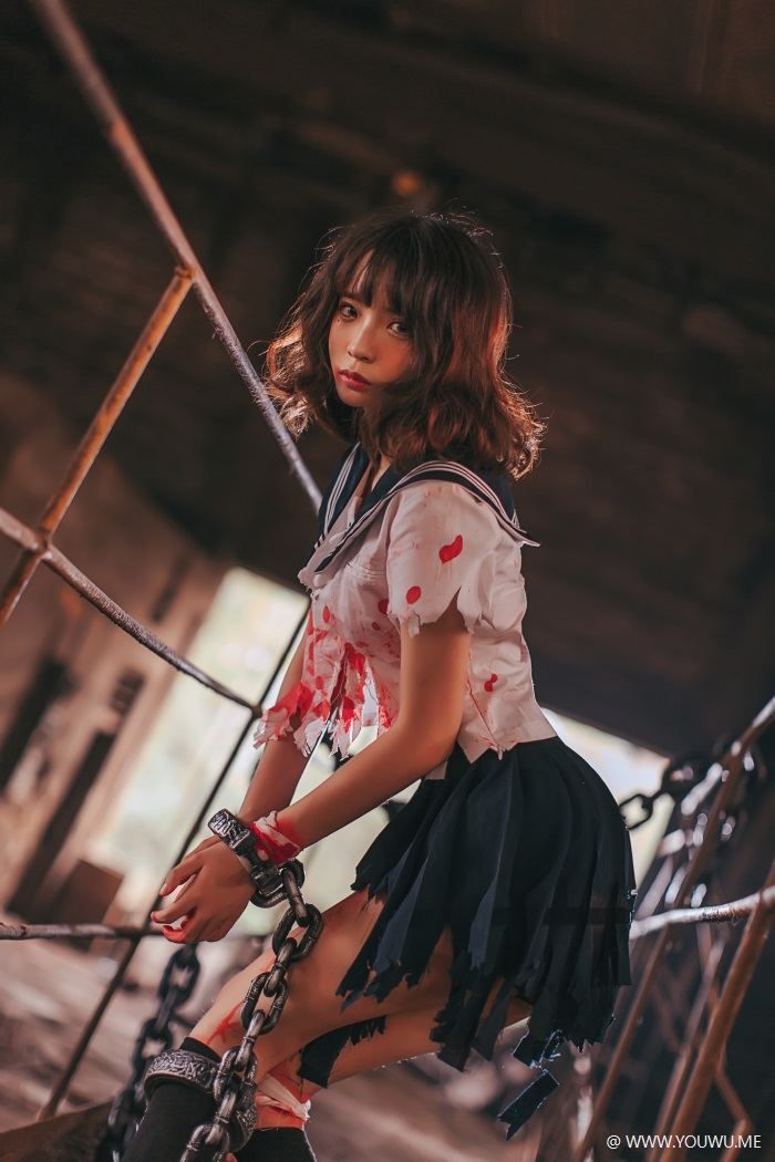 COS美女 疯猫ss – 被囚禁的少女-像素点