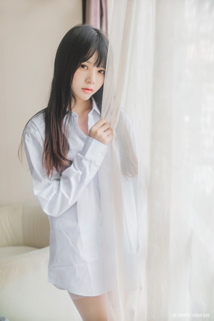 萝莉风COS 桜桃喵 – 白衬衫散发-像素点