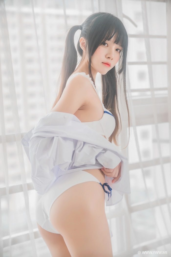 萝莉风COS 桜桃喵 – 白衬衫双马尾-像素点