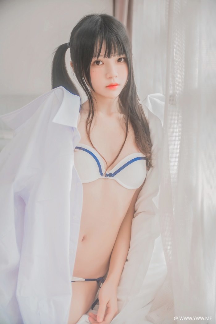 萝莉风COS 桜桃喵 – 白衬衫双马尾-像素点
