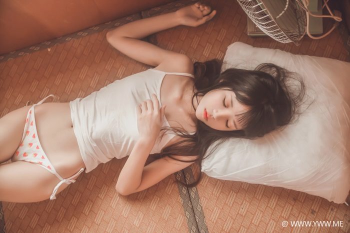 萝莉风COS 桜桃喵 – 小背心换水手服-像素点