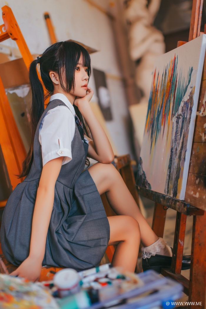 萝莉风COS 桜桃喵 – 画室少女-像素点