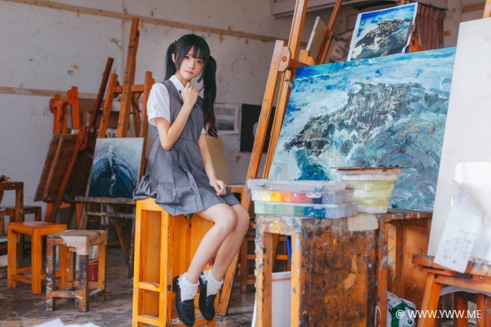 萝莉风COS 桜桃喵 – 画室少女-像素点