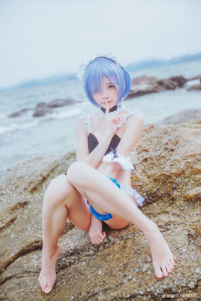 萝莉风COS 桜桃喵 – 蕾姆COS-像素点