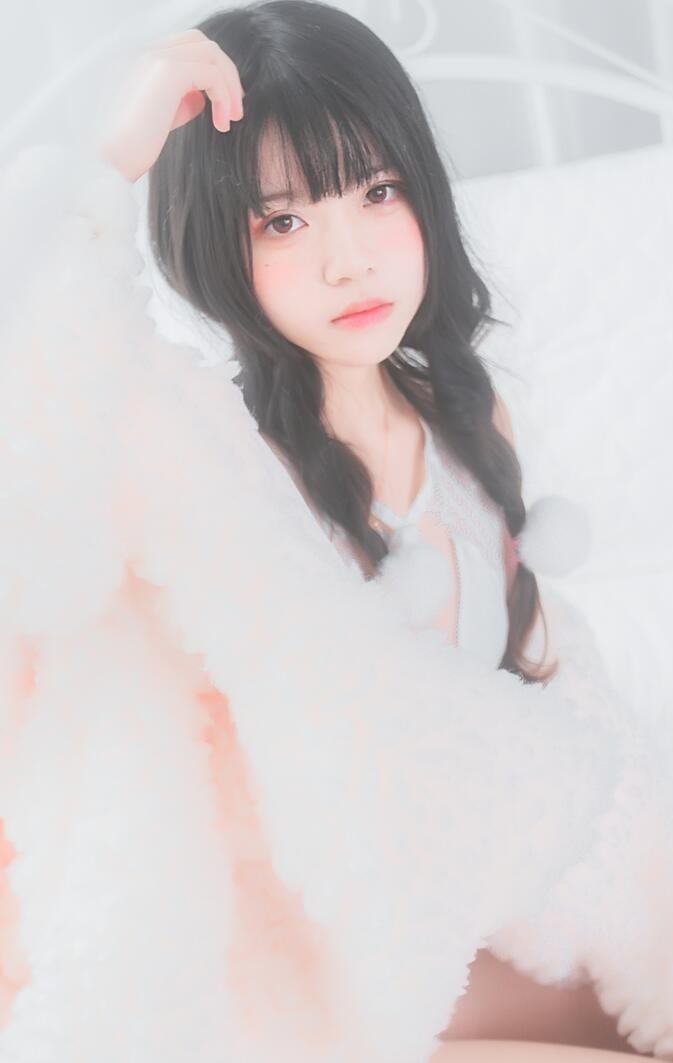 萝莉风COS 桜桃喵 – 冬眠2018系列 – 纯白私房