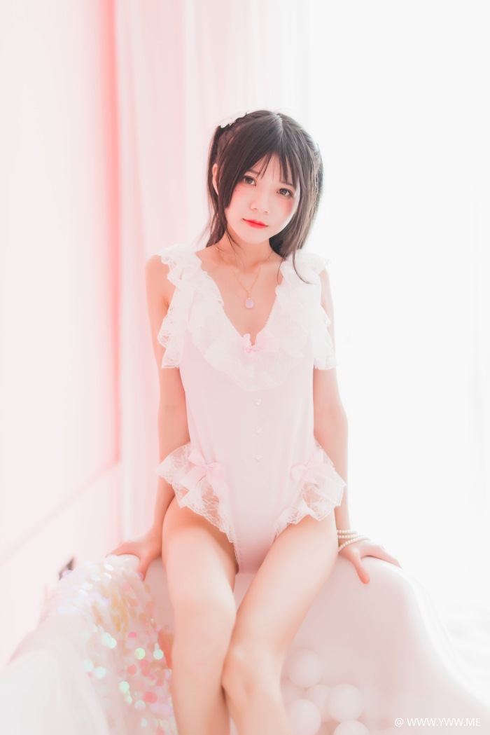 萝莉风COS 桜桃喵 – 冬眠2018系列 – 粉色浴缸-像素点