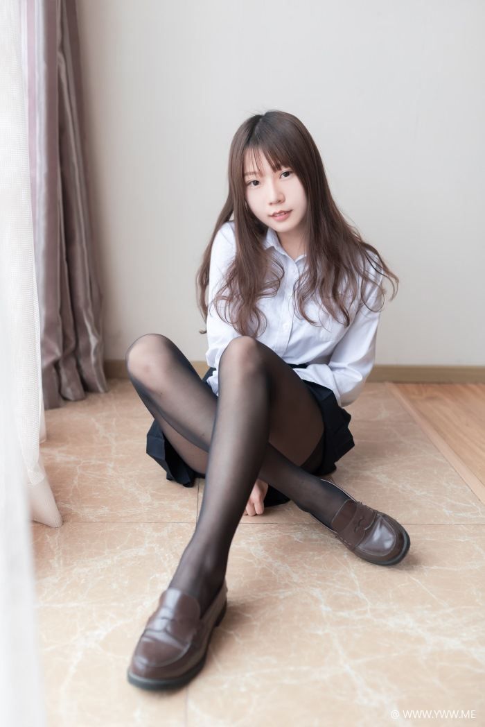 风之领域写真 NO.048 百褶裙黑丝-像素点