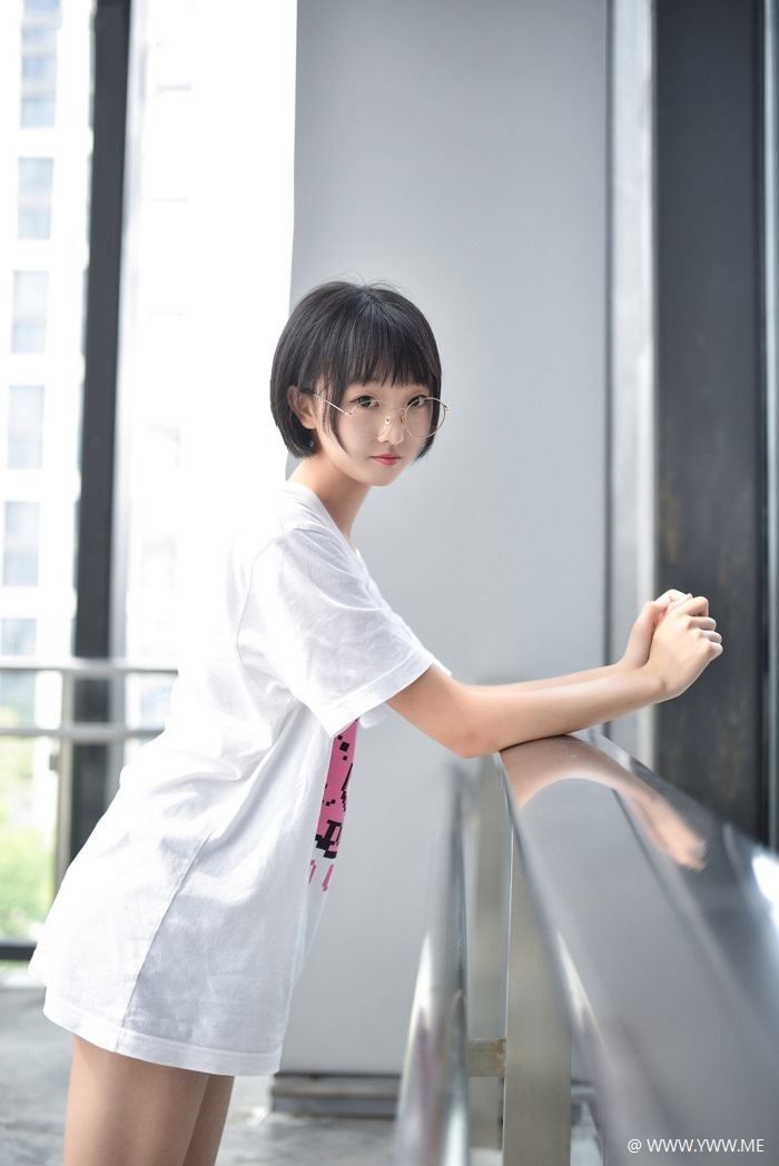 风之领域写真 NO.105 眼镜妹妹超短牛仔美腿-像素点