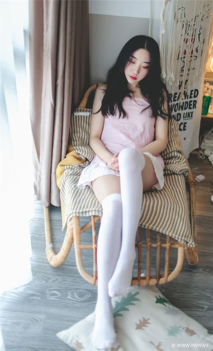 风之领域写真 NO.116 女神的白丝长腿-像素点