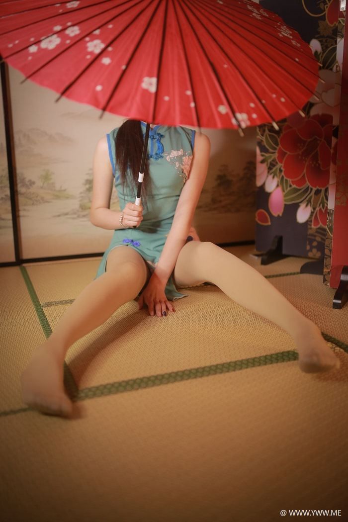 风之领域写真 NO.156 伞下的旗袍少女-像素点