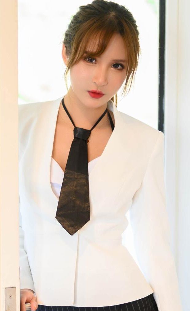 [HuaYang花漾] 2019.06.13 VOL.148 Emily顾奈奈酱 吊袜 秘书