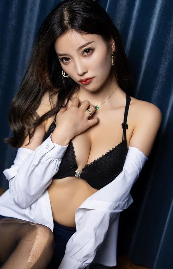 [XIAOYU语画界] 2019.07.05 VOL.104 杨晨晨sugar 秘书 黑丝