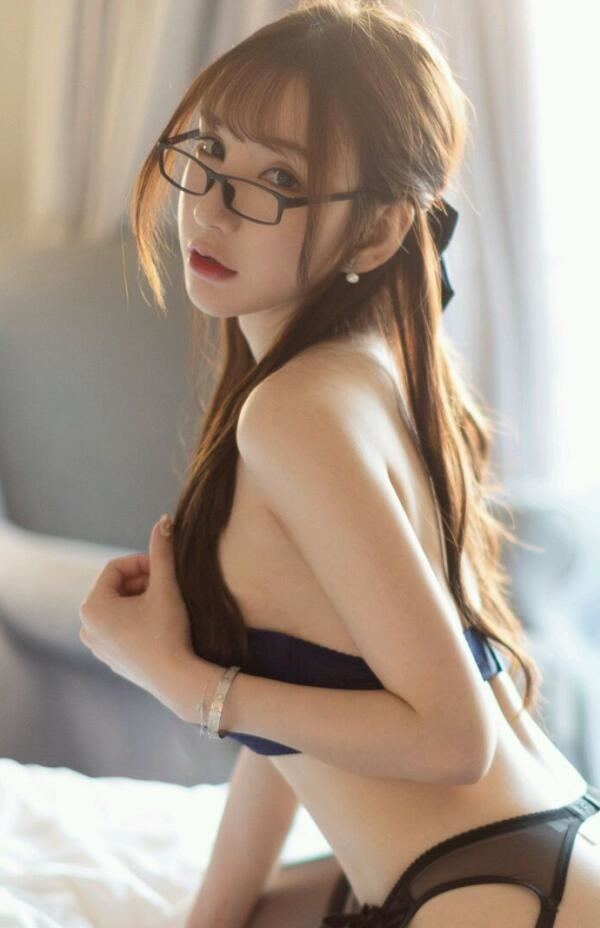 [YOUMI尤蜜荟] 2019.07.25 VOL.332 周于希Sandy 黑丝 OL