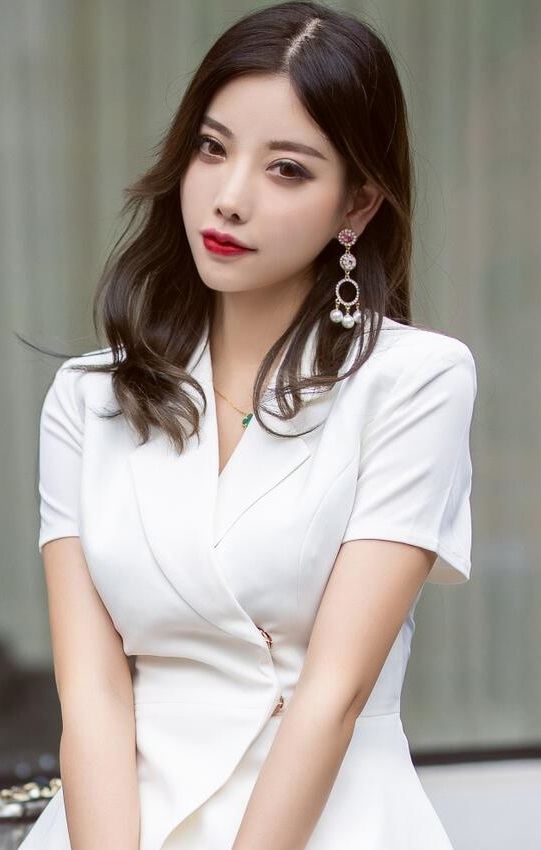 [XiuRen秀人网] 2019.08.06 No.1599 杨晨晨sugar 丝袜 美腿