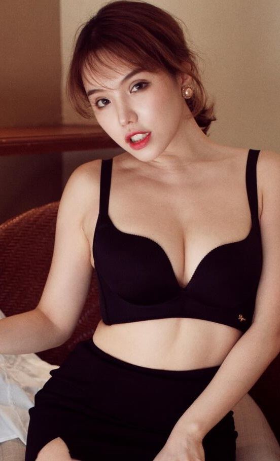 [XiuRen秀人网] 2019.08.09 No.1606 黄楽然 秘书 黑丝