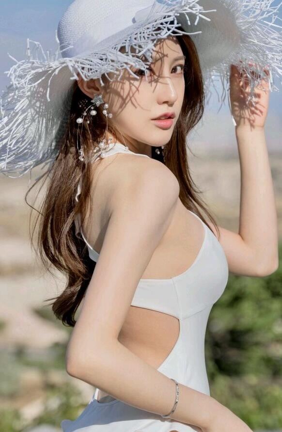 [IMISS爱蜜社] 2019.08.09 VOL.368 Lynn刘奕宁 美腿 外拍