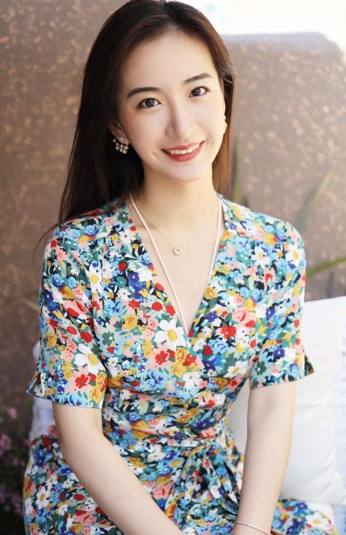 [XiuRen秀人网] 2019.08.23 No.1641 艺儿伢哟 新人 碎花裙