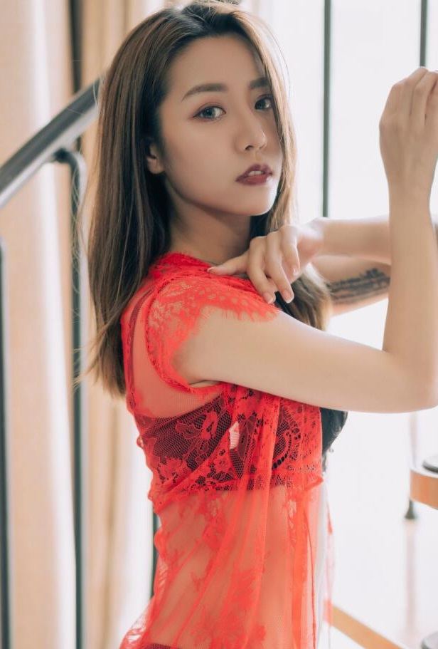 [YALAYI雅拉伊] 2019.08.26 NO.381 红与黑 芊芊