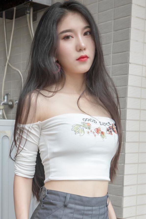 [MSLASS梦丝女神] 2019.08.29 NO.045 废墟的小白鞋 小除夕