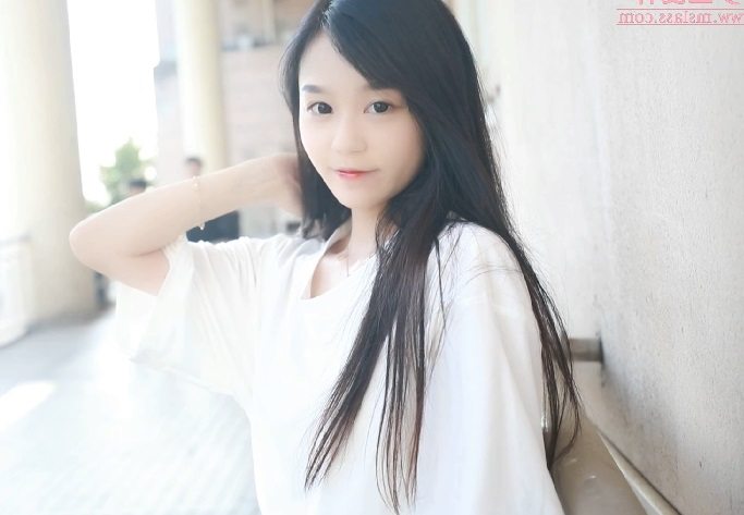 [MSLASS梦丝女神] 视频 2019.09.08 NO.022 明星脸的她 灵灵