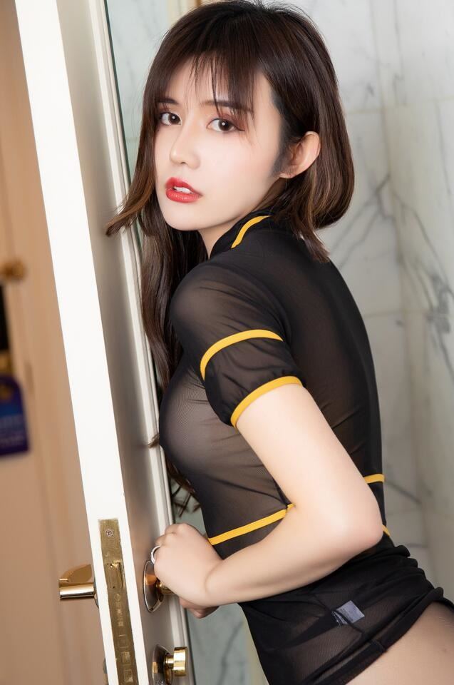 [XiuRen秀人网] 2019.09.20 No.1688 Cris_卓娅祺 美腿 黑丝