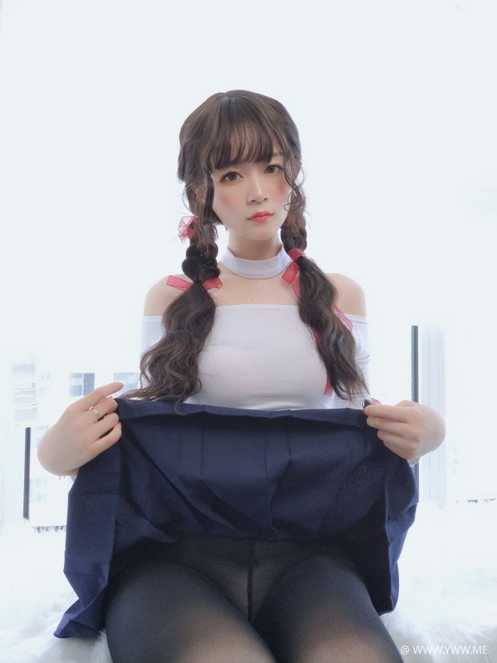 人气动漫Coser@白银81 邻家大姐姐的黑丝DLC no黑丝!-像素点