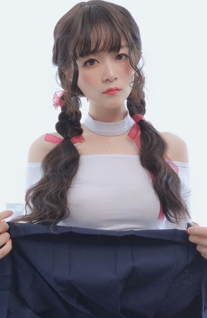 人气动漫Coser@白银81 邻家大姐姐的黑丝DLC no黑丝！
