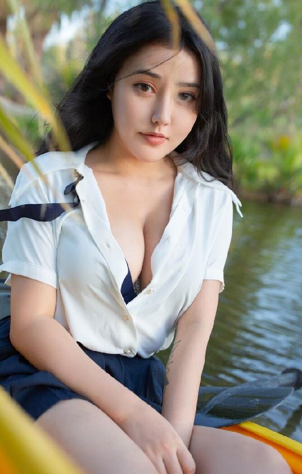 [XiuRen秀人网] 2019.10.11 No.1719 Manuela玛鲁娜 美臀 外拍