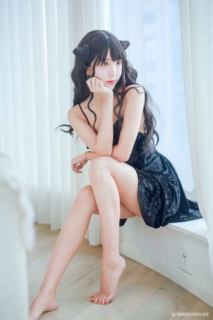 微博红人Coser@黑川 小恶魔黑裙子-像素点