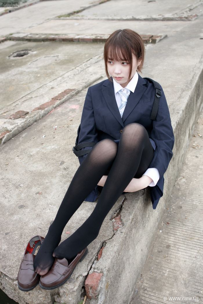 森萝财团写真 JKFUN-006 Aika 日系黑丝-像素点