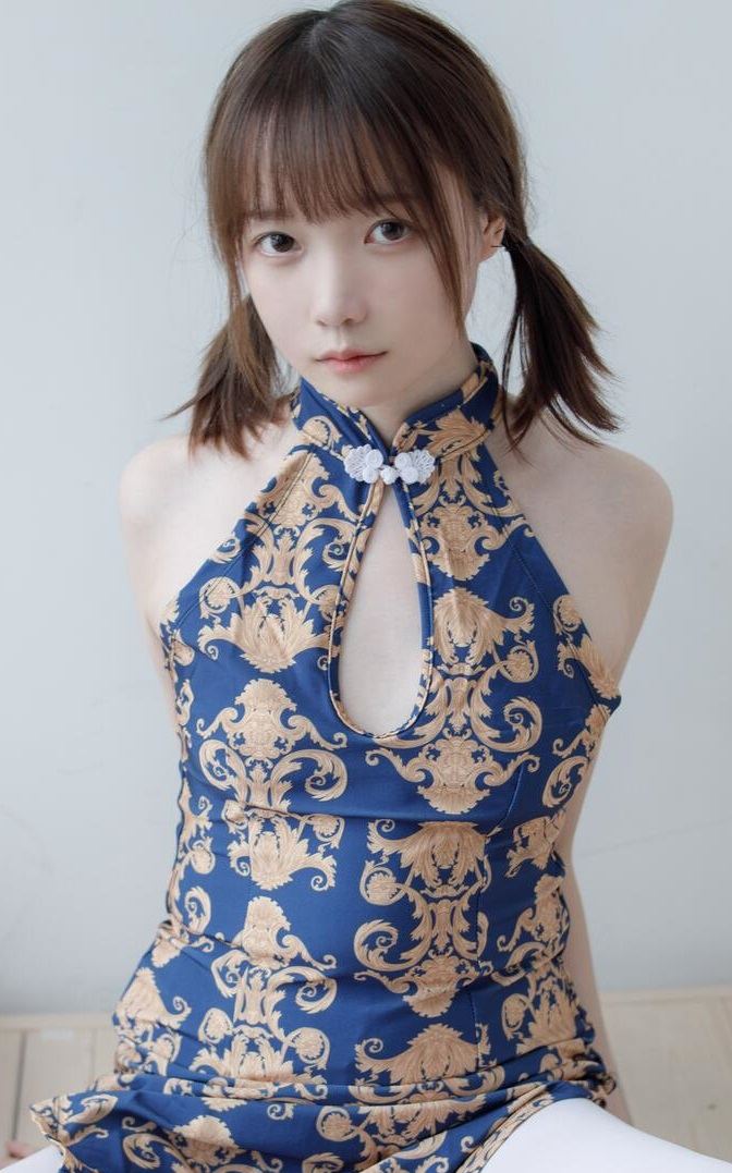 森萝财团写真 JKFUN-008 Aika 60D白丝踩酱肉包
