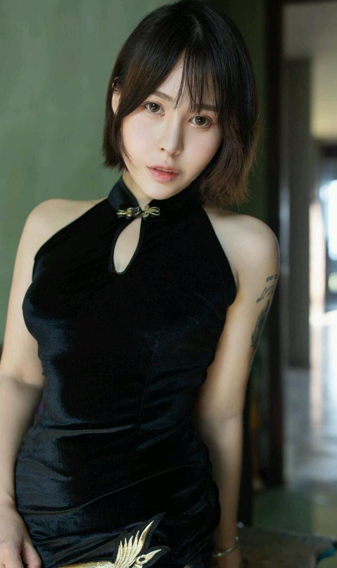 [XiuRen秀人网] 2019.11.05 No.1773 Evelyn艾莉 旗袍 黑丝