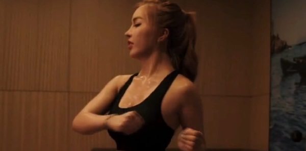 [YouMi尤蜜] 视频 2019.10.15 香汗淋漓 大萱萱