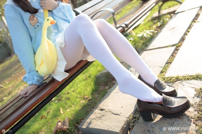 森萝财团写真 JKFUN-030 野餐 爆蛋和彩蛋 踩物 白丝50D 默陌-像素点