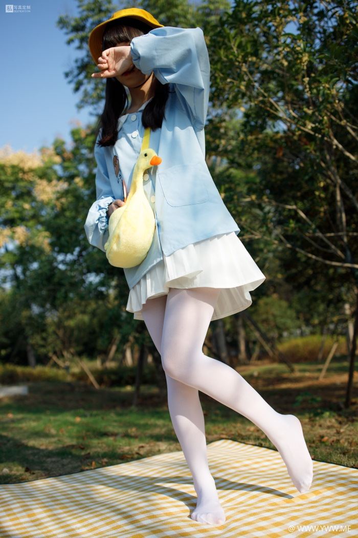 森萝财团写真 JKFUN-030 野餐 爆蛋和彩蛋 踩物 白丝50D 默陌-像素点