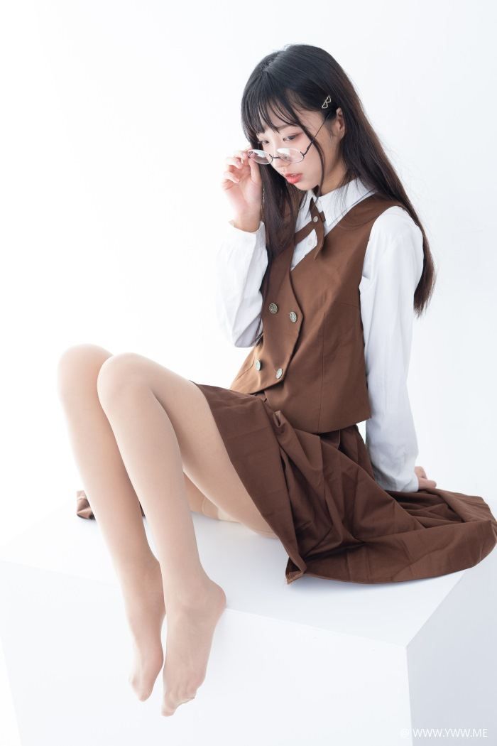 森萝财团写真 JKFUN-031 摄助习作 小梓 肉丝30D-像素点
