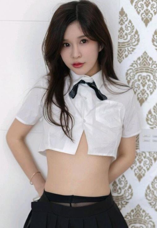 [YOUMI尤蜜荟] 2019.12.23 VOL.391 张雨萌 黑丝 短裙