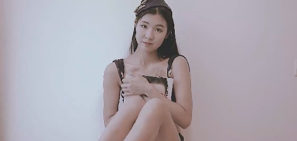 [YALAYI雅拉伊] 2020.01.20 HD.106 空姐的另一面 – 视频版 诗诗