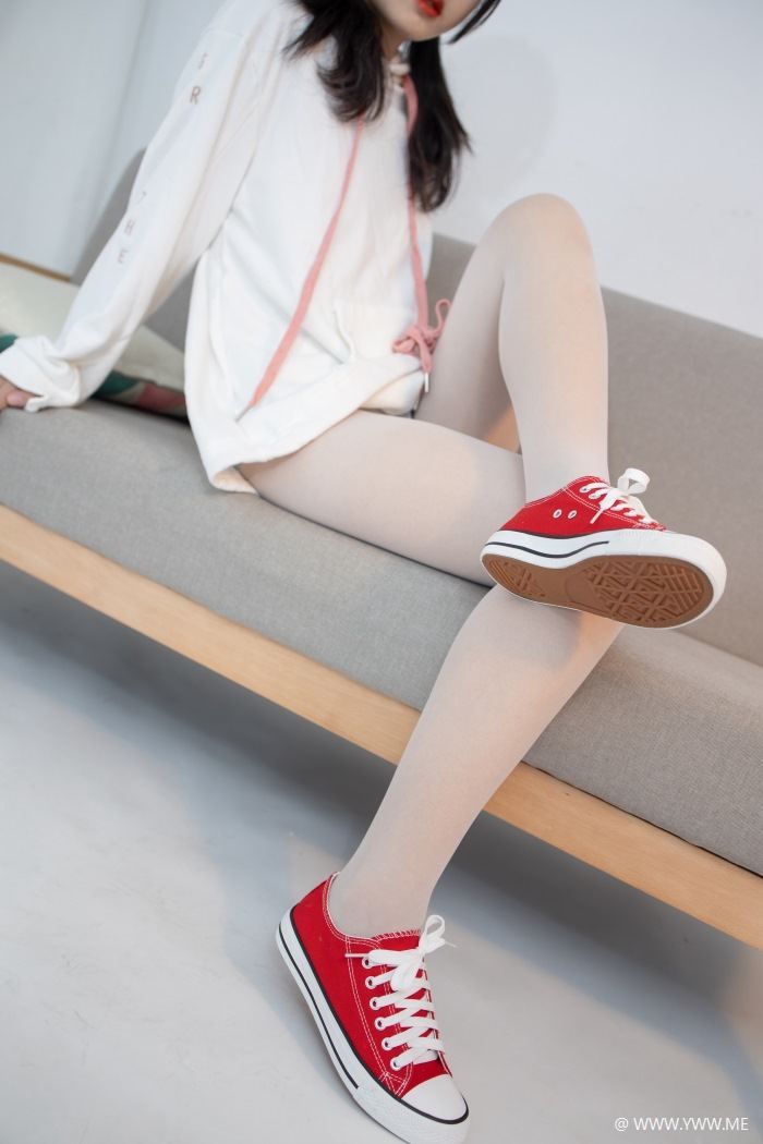 森萝财团写真 JKFUN-040 红色帆布鞋定制 13D白丝 小夜