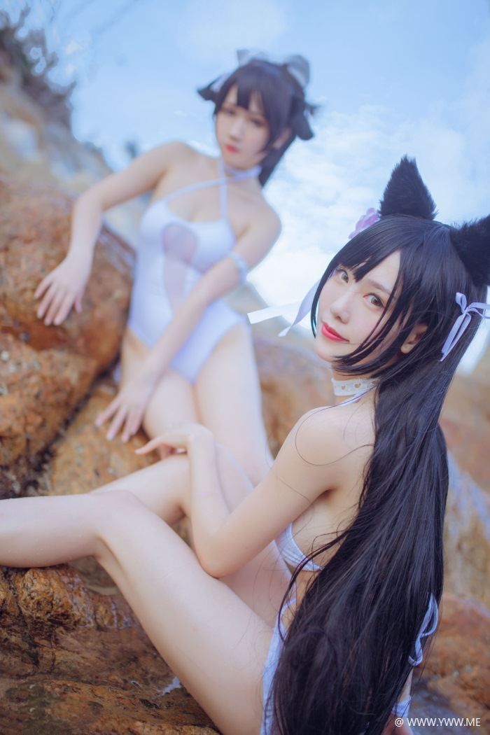 微博人气Coser@抖娘-利世 抖娘×不呆猫 獒犬海边泳装-像素点