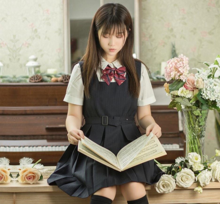 人气动漫Coser@镜酱 – 不知梦 制服