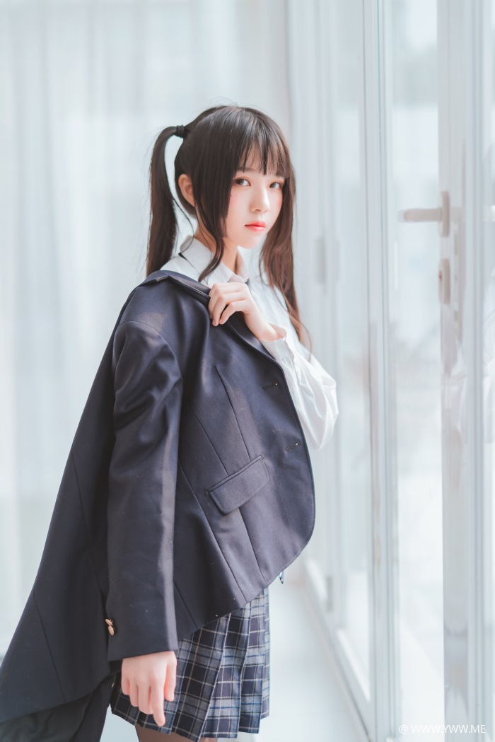萝莉风COS 桜桃喵 – 冬季制服丝秀-像素点